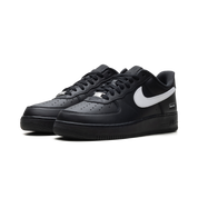 Air Force 1 Low Supreme -  Black and White