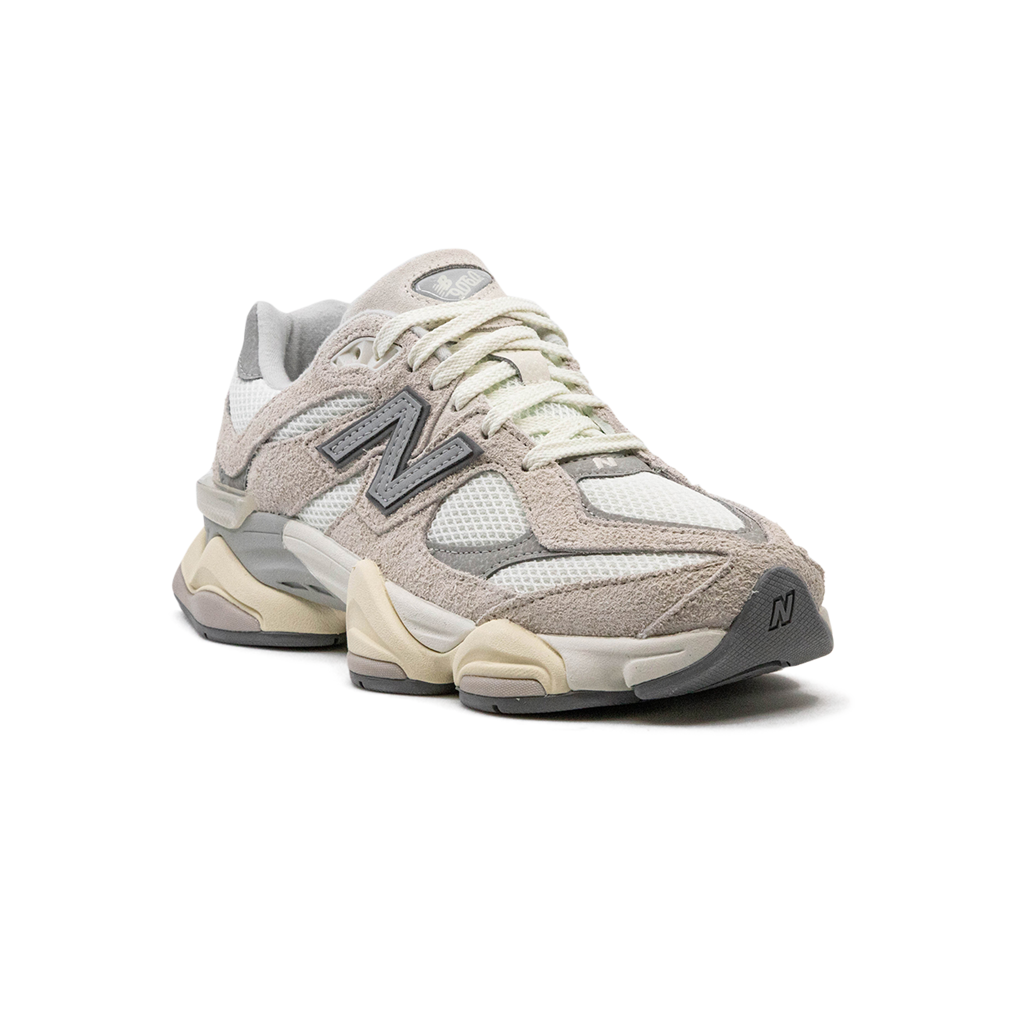 New Balance 9060 - Moonbeam Sea Salt