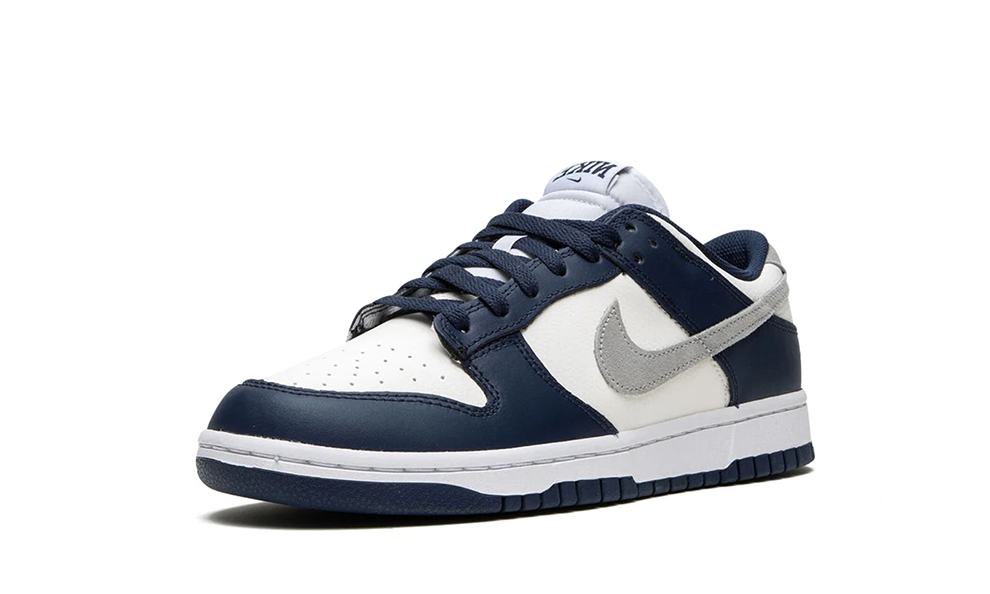 dunklownavy2_ee5c5c66-ac92-4a4a-974b-0eecc4cf46b4.png