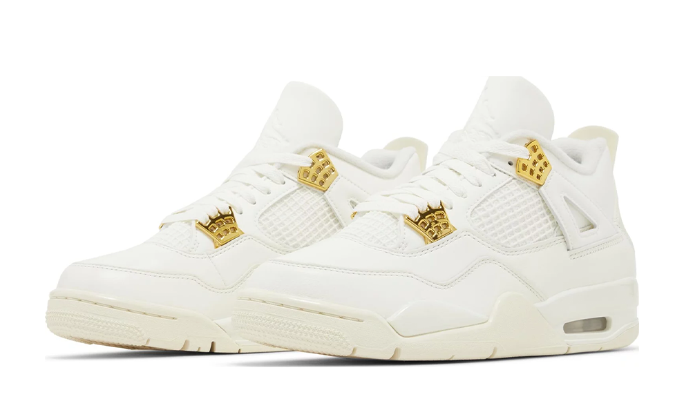 jordan4metallicgold2_a0803885-9759-4121-b684-3389d13d72af.png