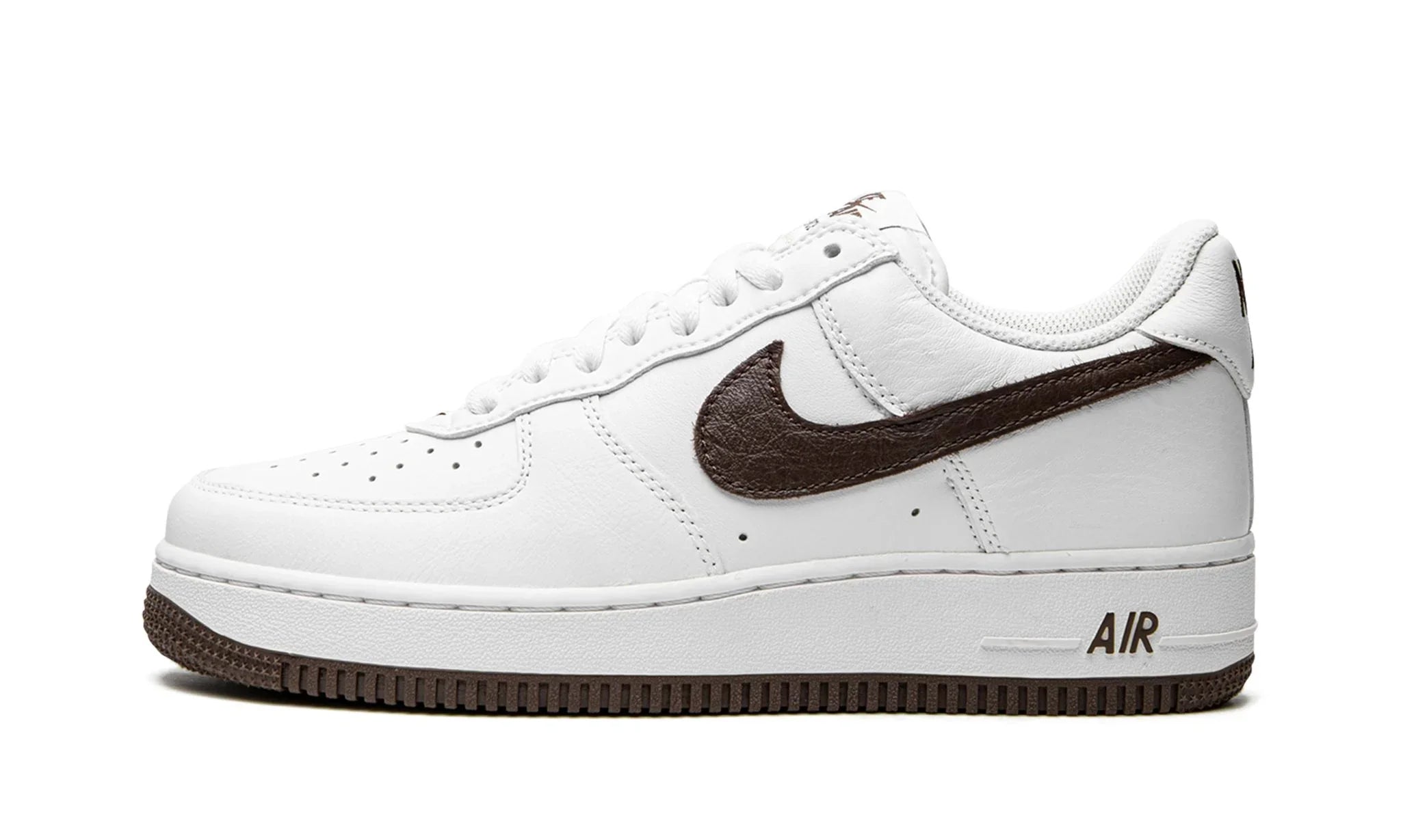 nike-air-force-1-chocolate_19080665_43324738_2048.webp