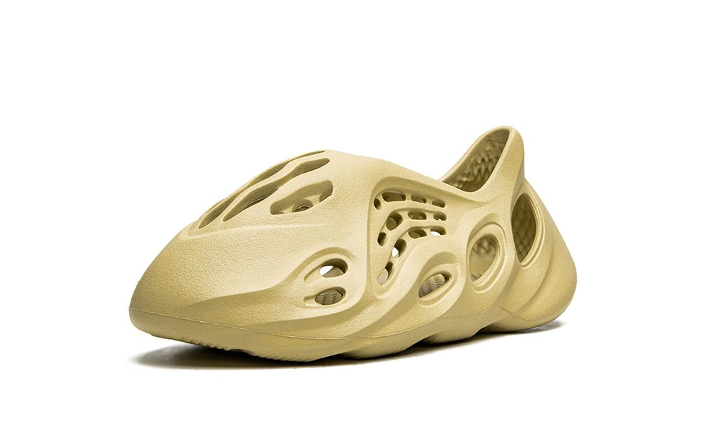 yeezyfoamsulfur2_1ffc0270-55e8-44f0-96b6-88403f0bdb01.png